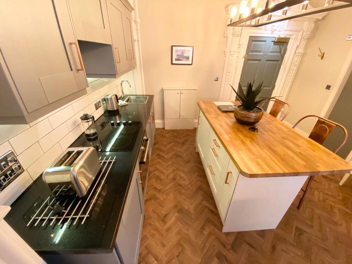 The Deakin At Claremont Serviced Apartments Лийдс Екстериор снимка