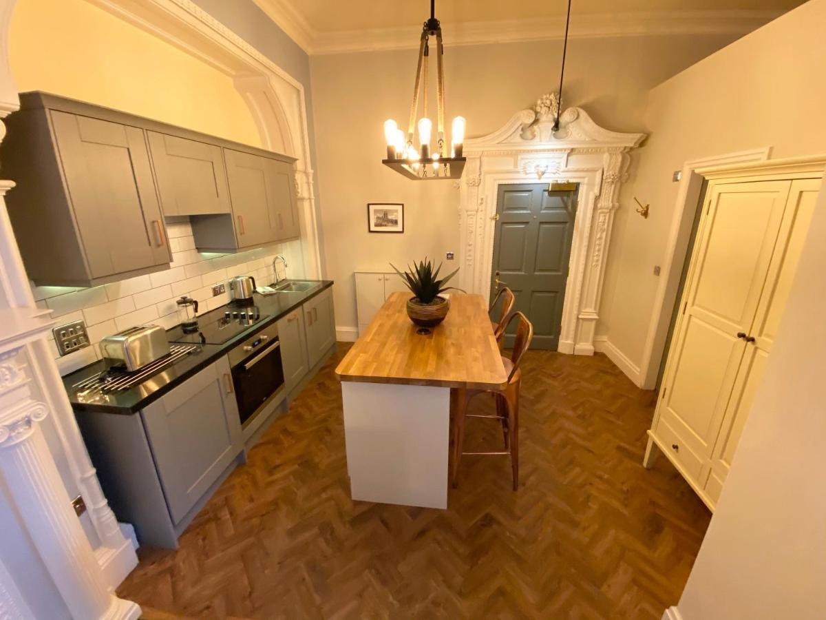 The Deakin At Claremont Serviced Apartments Лийдс Екстериор снимка