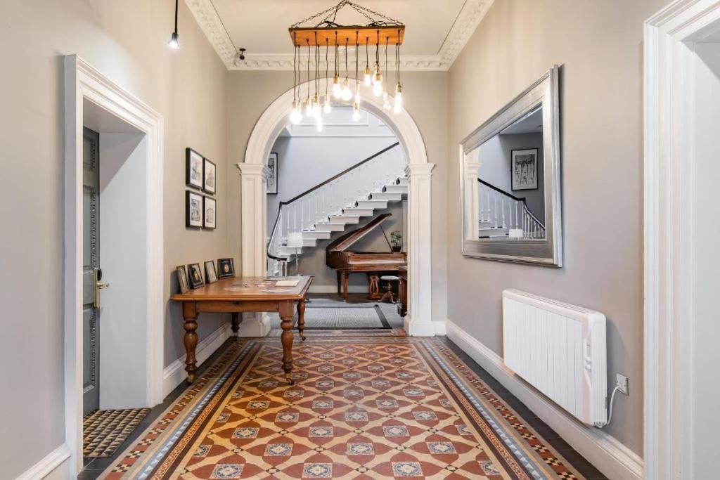The Deakin At Claremont Serviced Apartments Лийдс Екстериор снимка