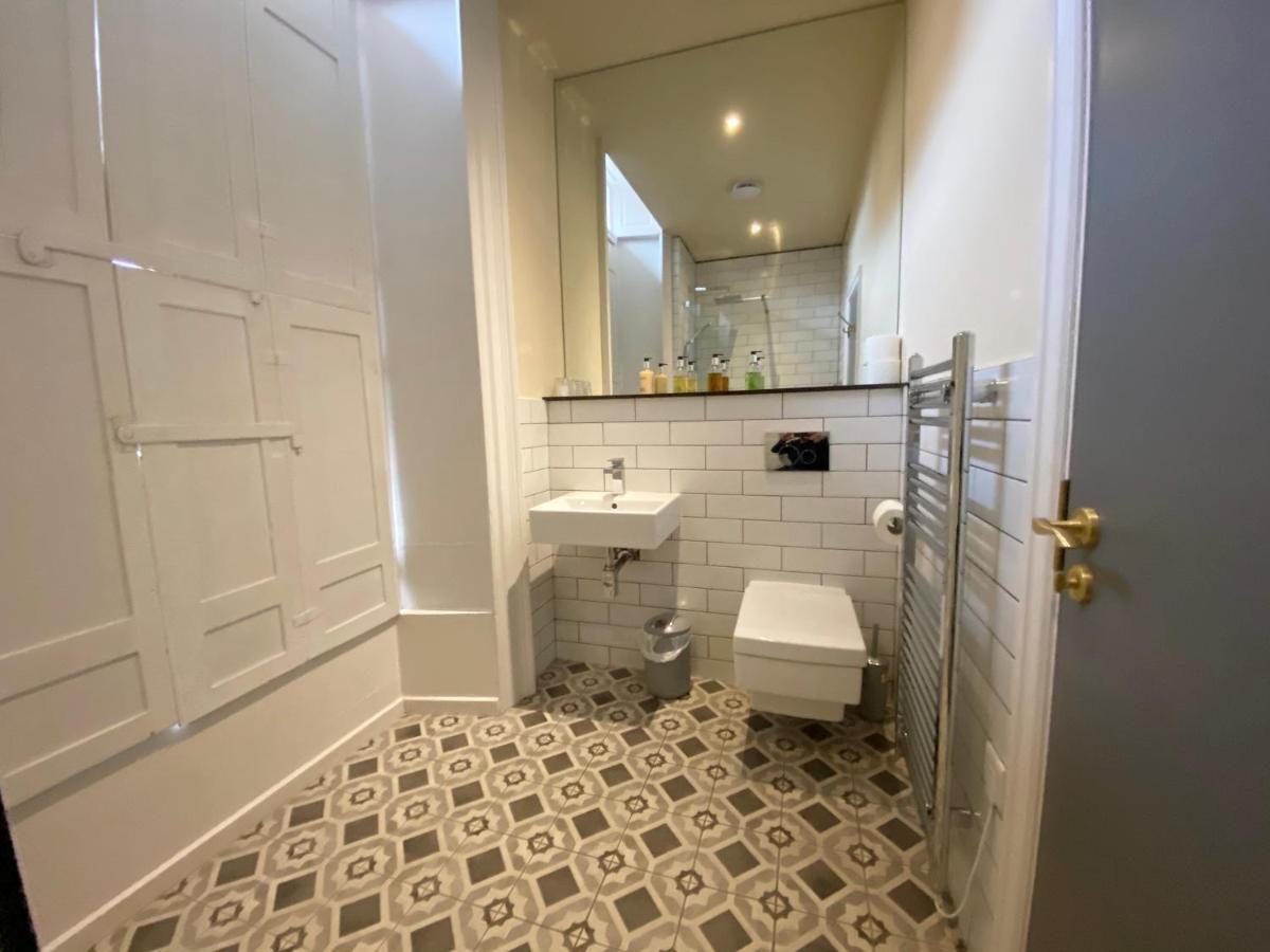 The Deakin At Claremont Serviced Apartments Лийдс Екстериор снимка